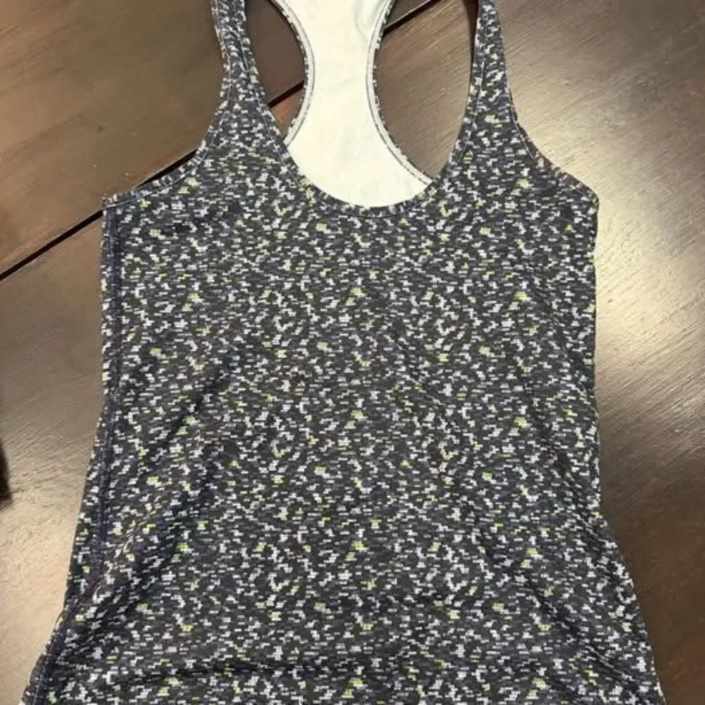 Lululemon athletic tank size small